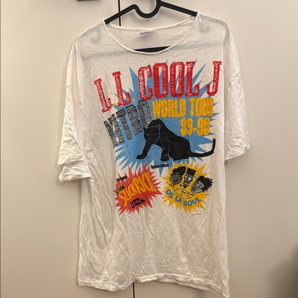 EXTREMELY RARE + VINTAGE LL Cool J 89-90 world tour tee